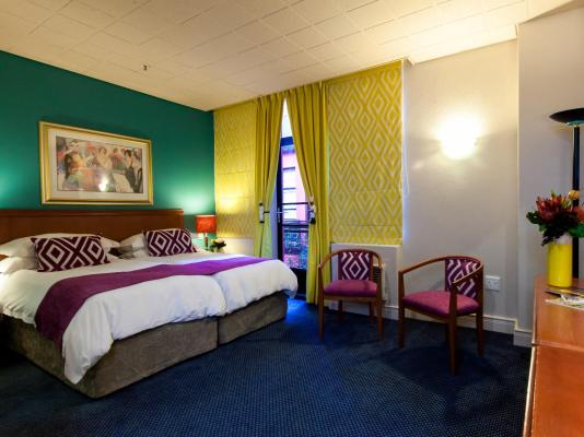 Room image 4