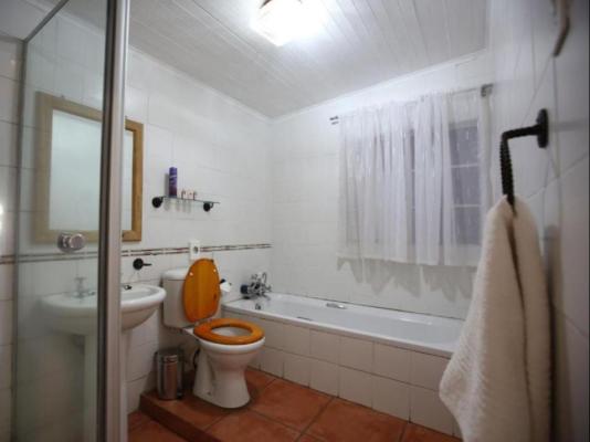 Room image 2