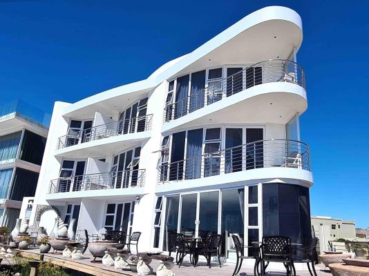 Crystal Lagoon Lodge - 209647