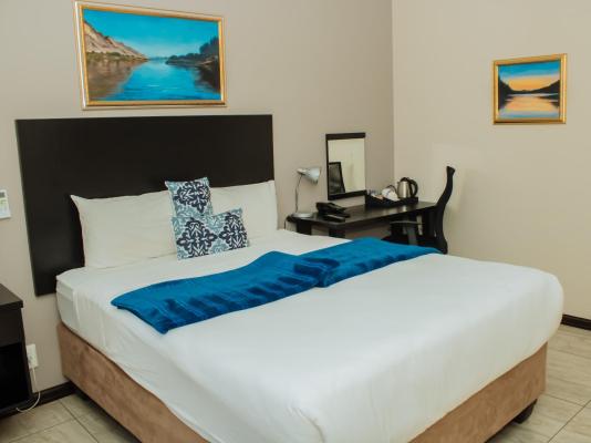Room image 4