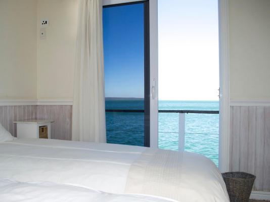 Kraalbaai Luxury House Boats - 209779