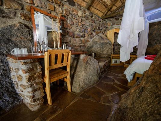 Room image 3