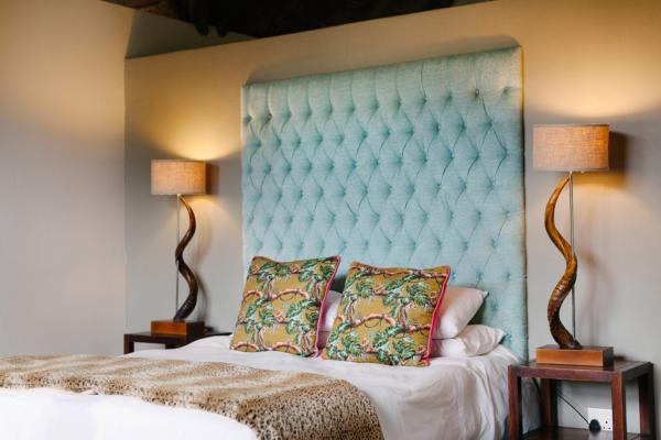 Pilanesberg Private Lodge - 210201