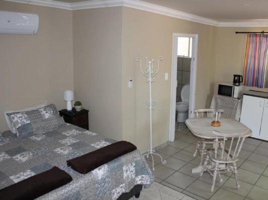 Room image 3