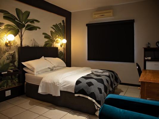 Room image 4