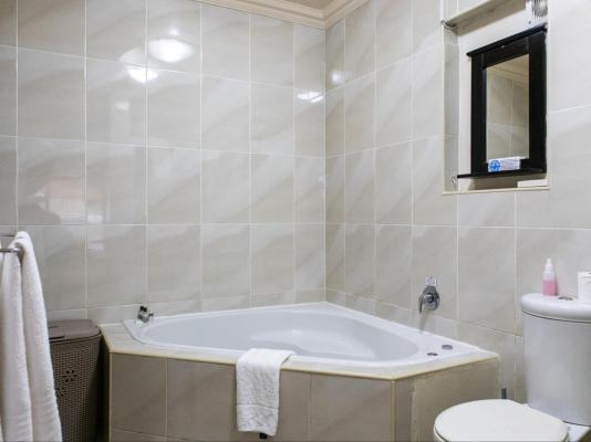 Room image 1