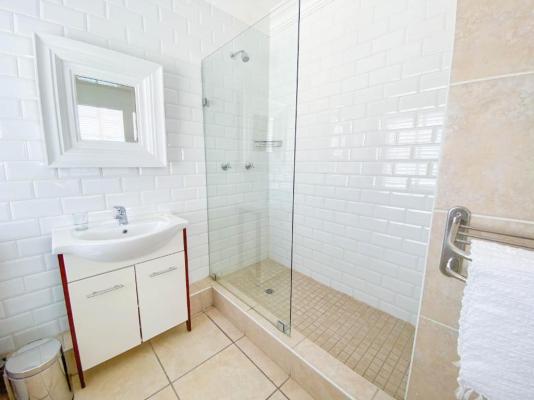 Room image 6