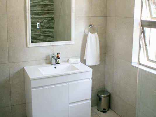 Room image 18