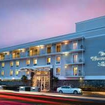 The Commodore Hotel - 211099