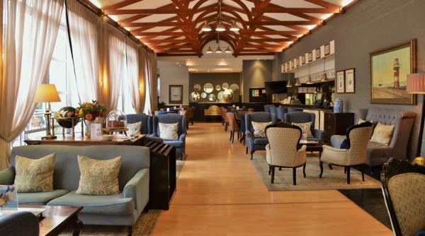 The Commodore Hotel - 211102