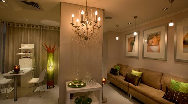 The Commodore Hotel - 211104