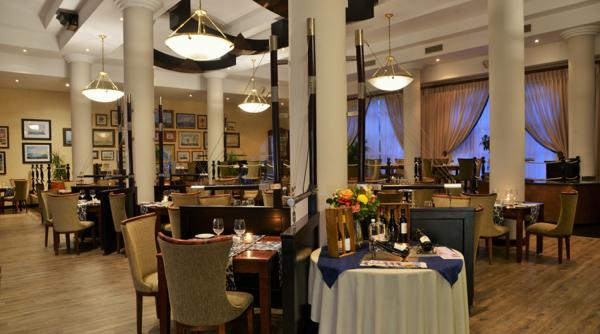 The Commodore Hotel - 211108