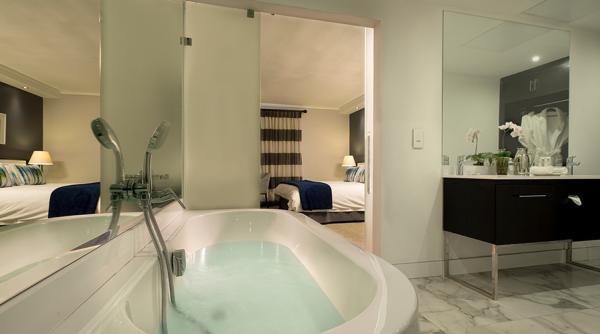 The Commodore Hotel - 211111