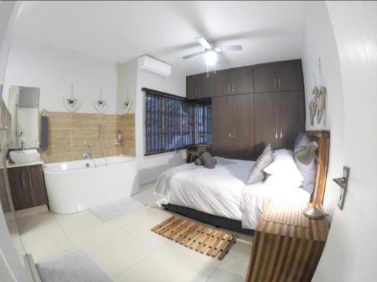 Escape to a Seaside Sanctuary - vayKZN Umdloti - 211200