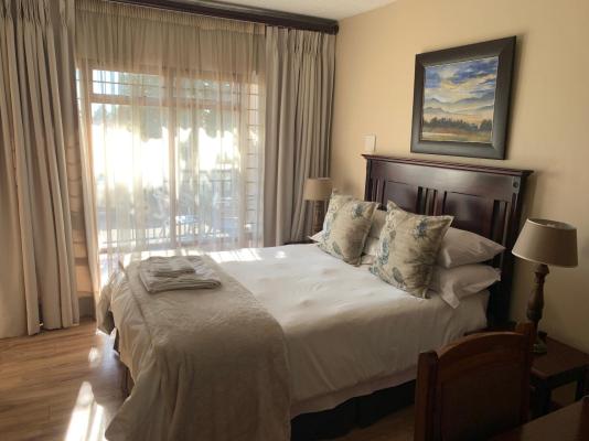 Room image 4