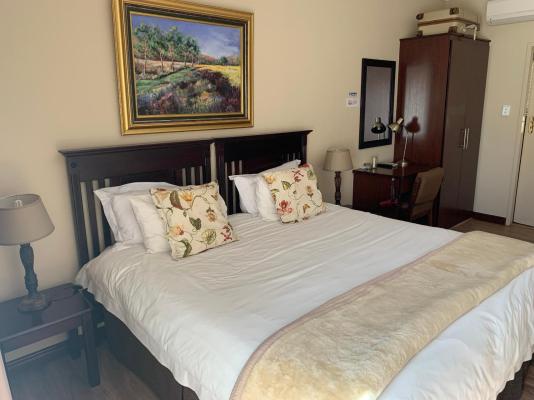 Room image 2