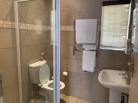 Room image 4