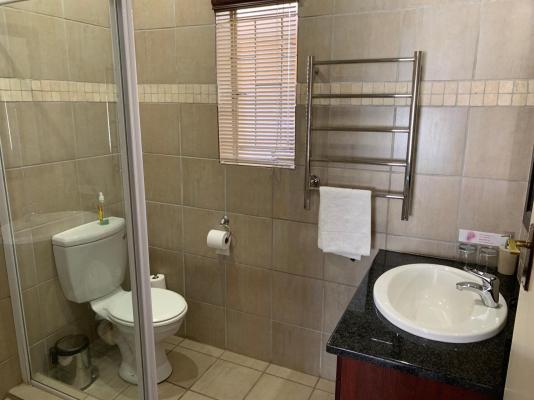 Room image 4