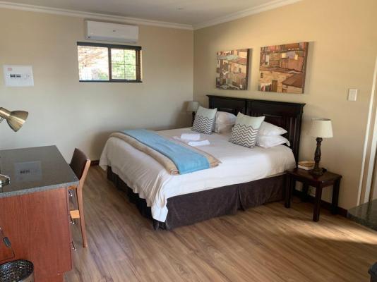 Room image 2