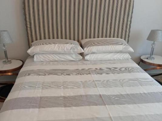 Room image 1