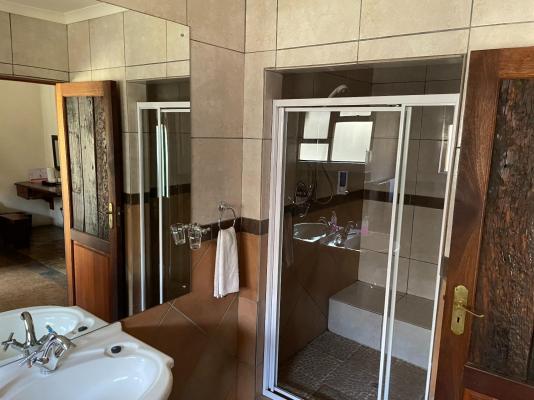 Buffalo Hotel - 211664