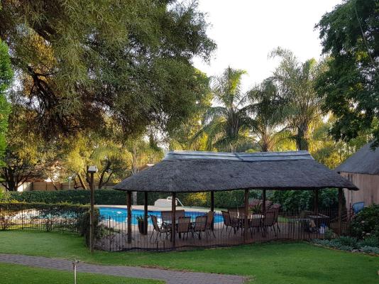 Falling Feather Inn - 211790