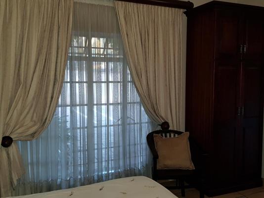 Falling Feather Inn - 211795