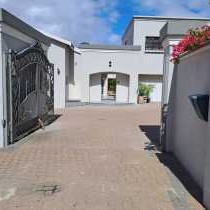 The Botanical House - 212111
