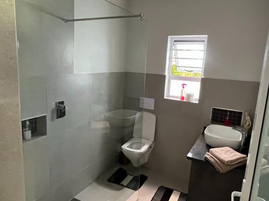 Room image 1