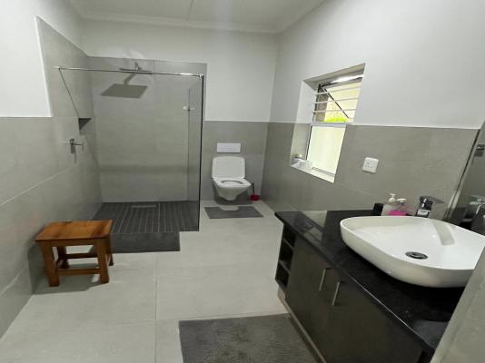 Room image 3
