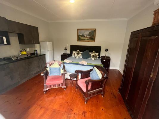 Room image 4