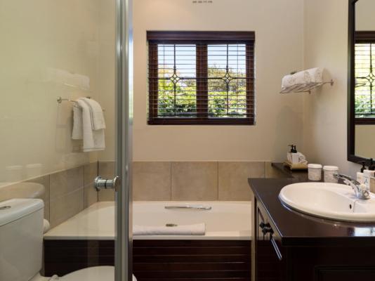 Fernwood Manor - 212683