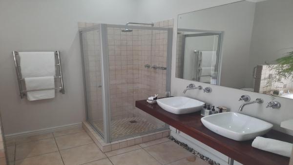Lavender Manor Guest Lodge - 213018