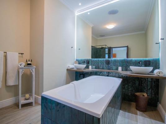 Lavender Manor Guest Lodge - 213021