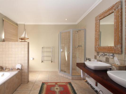 Lavender Manor Guest Lodge - 213039