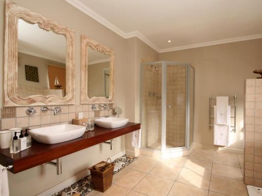 Lavender Manor Guest Lodge - 213042