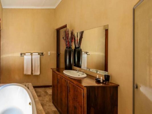 Room image 6