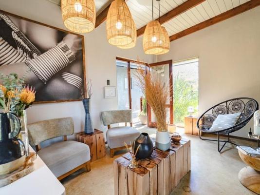 Rhino Ridge Safari Lodge - 213344