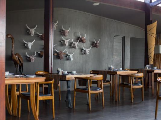 Rhino Ridge Safari Lodge - 213349