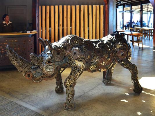 Rhino Ridge Safari Lodge - 213372