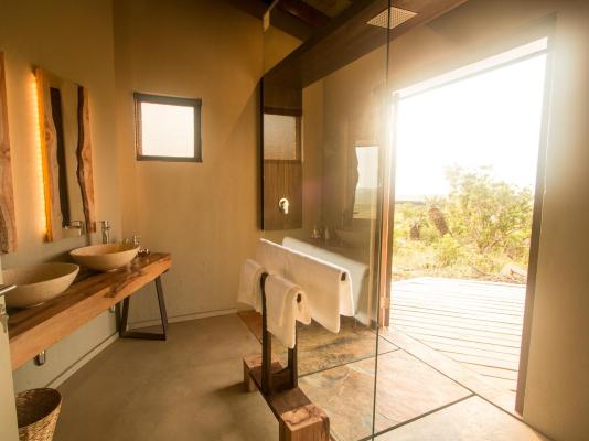 Rhino Ridge Safari Lodge - 213374