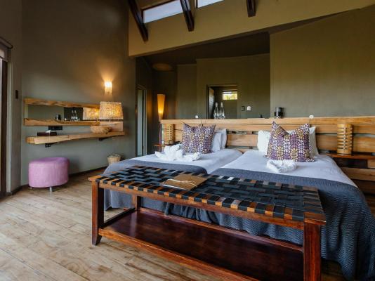 Rhino Ridge Safari Lodge - 213375