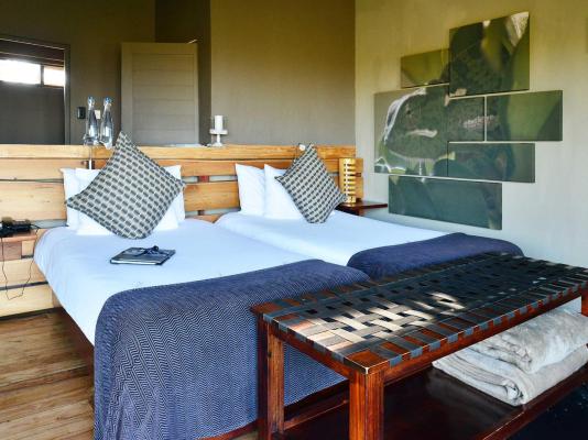 Rhino Ridge Safari Lodge - 213378