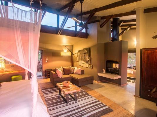 Rhino Ridge Safari Lodge - 213381