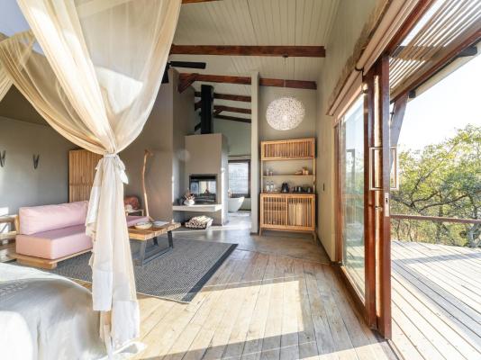 Rhino Ridge Safari Lodge - 213386