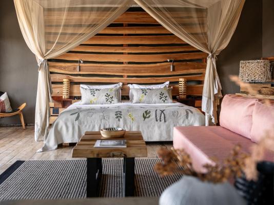 Rhino Ridge Safari Lodge - 213388
