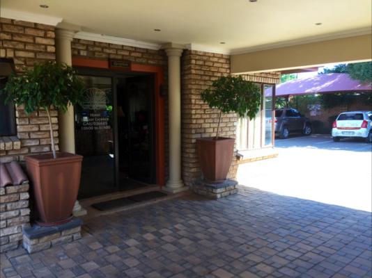 Le Cozmo Guesthouse - 213550