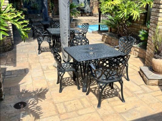 Le Cozmo Guesthouse - 213554