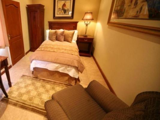 Le Cozmo Guesthouse - 213560