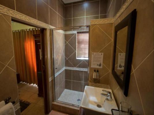 Le Cozmo Guesthouse - 213563